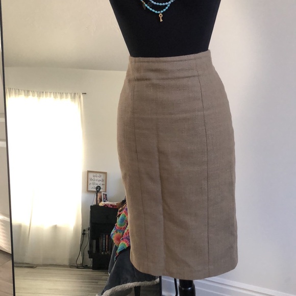 Banana Republic Tweed Skirt - Picture 2 of 6